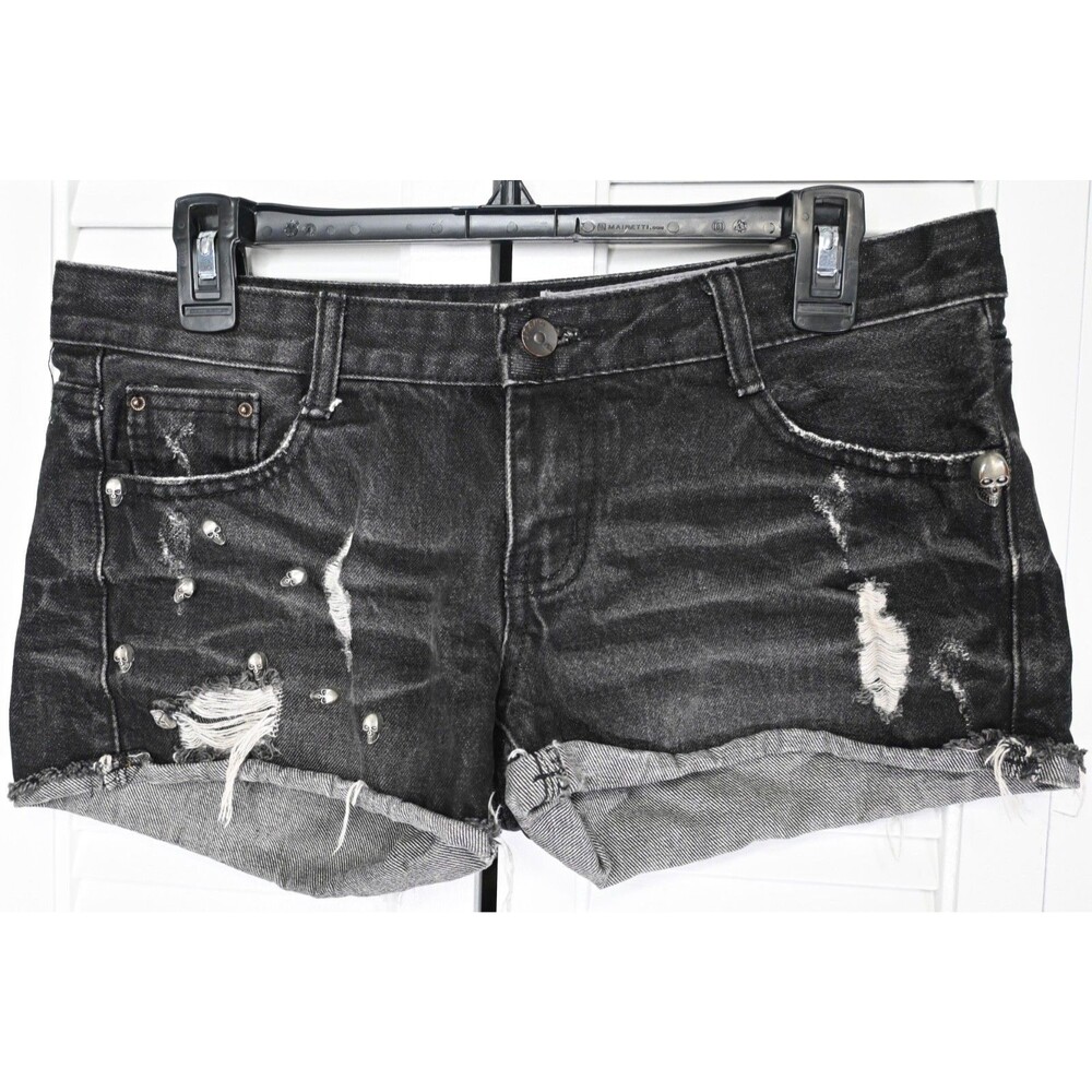 Y2K Black Distressed Denim Shorts Skull Studs Low Rise Grunge Punk Women’s L